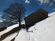 Salita primaverile sulla neve da Avolasio ( 1050 m.) alla SELLA (1450 m.) il 10 aprile 2013  - FOTOGALLERY
